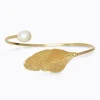 CAROLINE SVEDBOM ARMBÅND GOLDEN LEAF PEARL