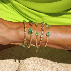 CAROLINE SVEDBOM ARMBÅND PETITE DROP PERIDOTT
