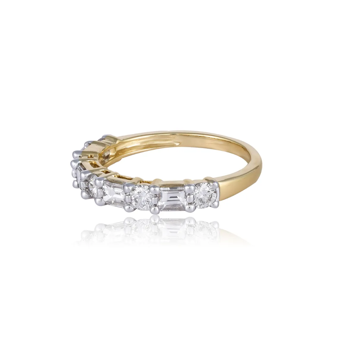 diamantring_hellman_gultg_3.webp DIAMANTRING HELLMAN GULTGULL EMERALD AND BRILLIANT
