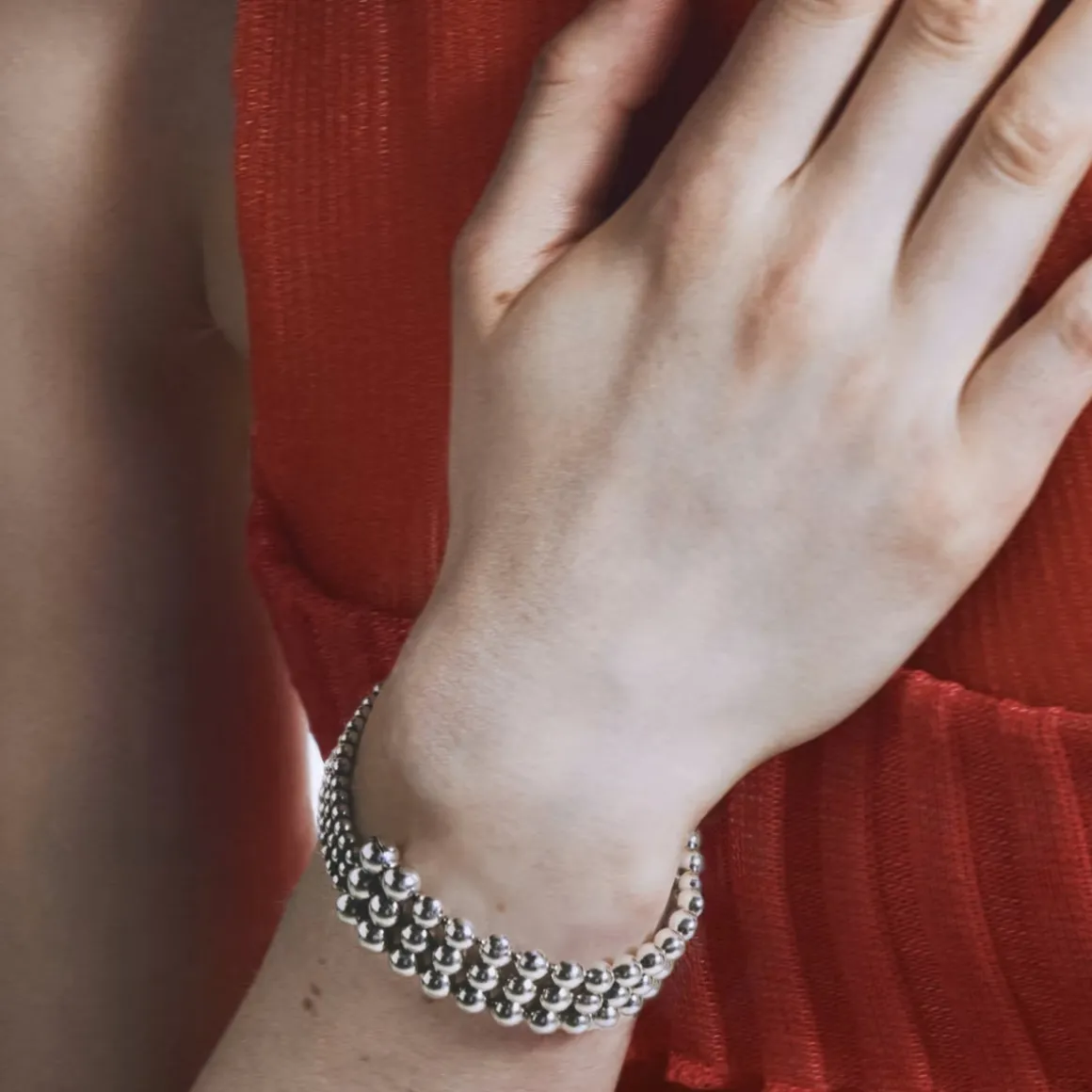 georg_jensen_armbnd_moonl_1.webp GEORG JENSEN ARMBÅND MOONLIGHT GRAPES X A. ROEGE HOVE