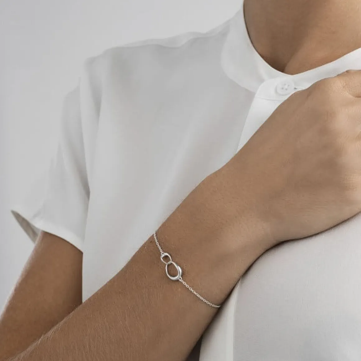 georg_jensen_armbnd_offsp_1-2.webp GEORG JENSEN ARMBÅND OFFSPRING SØLV
