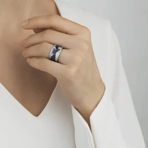 GEORG JENSEN RING FUSION SENTERRING HVITTGULL MED SAFIRER