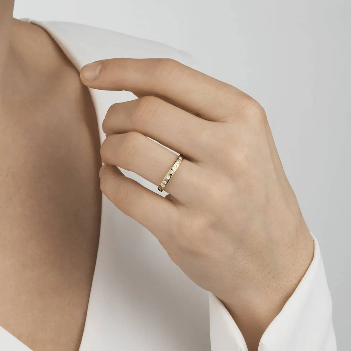 georg_jensen_ring_magic_g_1.webp GEORG JENSEN RING MAGIC GULTGULL MED DIAMANTER