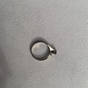 HELLMAN VINTAGE RING ENSTENS 0,16CT