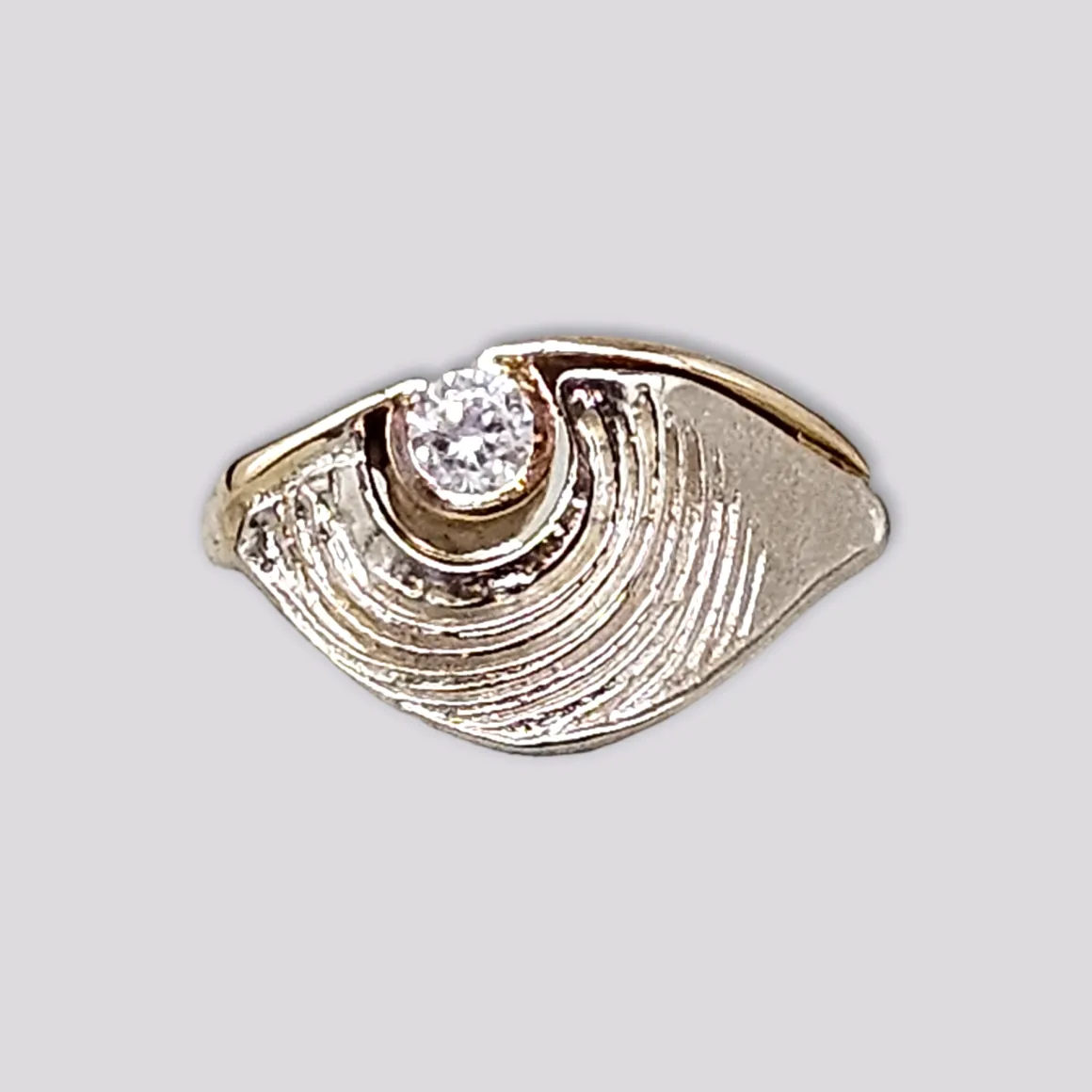 hellman_vintage_ring_farg_0.webp HELLMAN VINTAGE RING 2-FARGET MED CZ