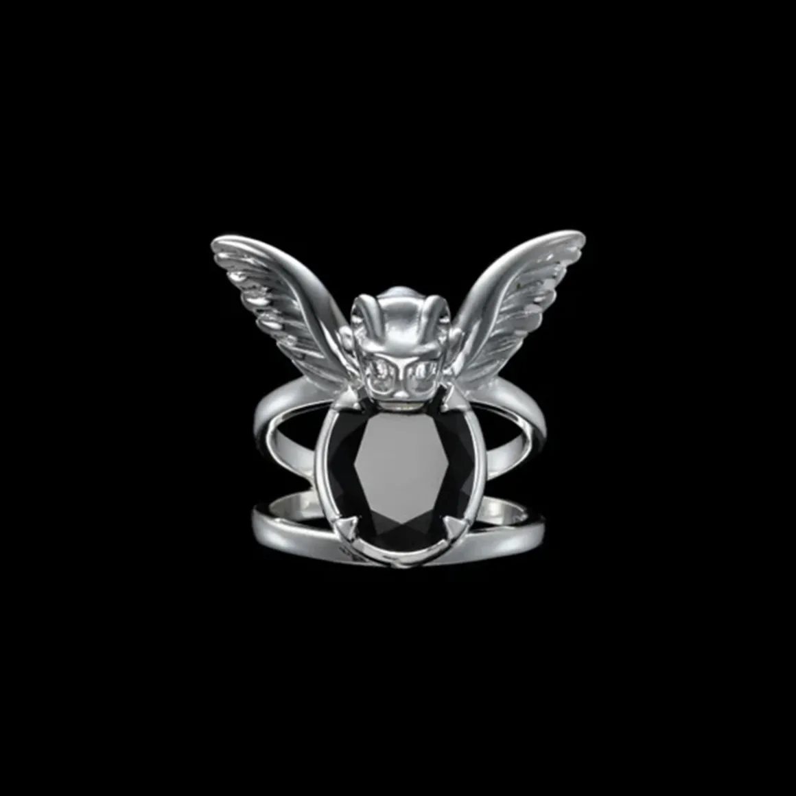 maria_nilsdotter_ring_gar_0.webp MARIA NILSDOTTER RING GARGOYLE SORT SPINELL