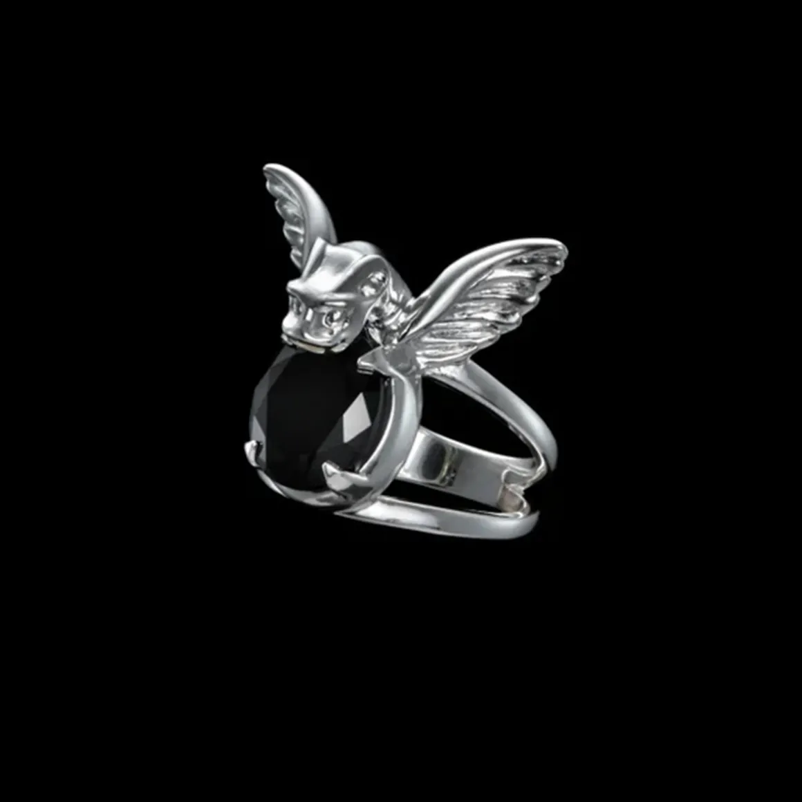 maria_nilsdotter_ring_gar_2.webp MARIA NILSDOTTER RING GARGOYLE SORT SPINELL