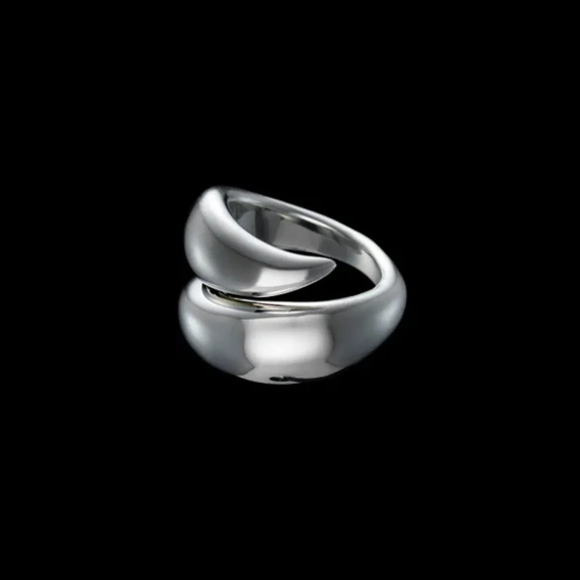 maria_nilsdotter_ring_iro_2.webp MARIA NILSDOTTER RING IRON CLAW