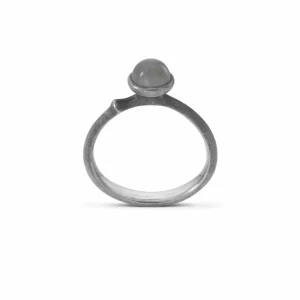 OLE LYNGGAARD RING LOTUS MINI GRÅ MÅNESTEN SØLV
