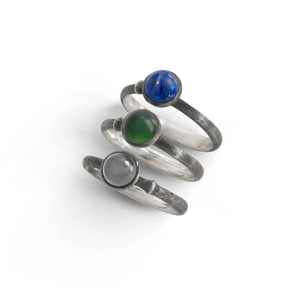 ole_lynggaard_ring_lotus__1-13.webp OLE LYNGGAARD RING LOTUS MINI LAPIS LAZULI SØLV