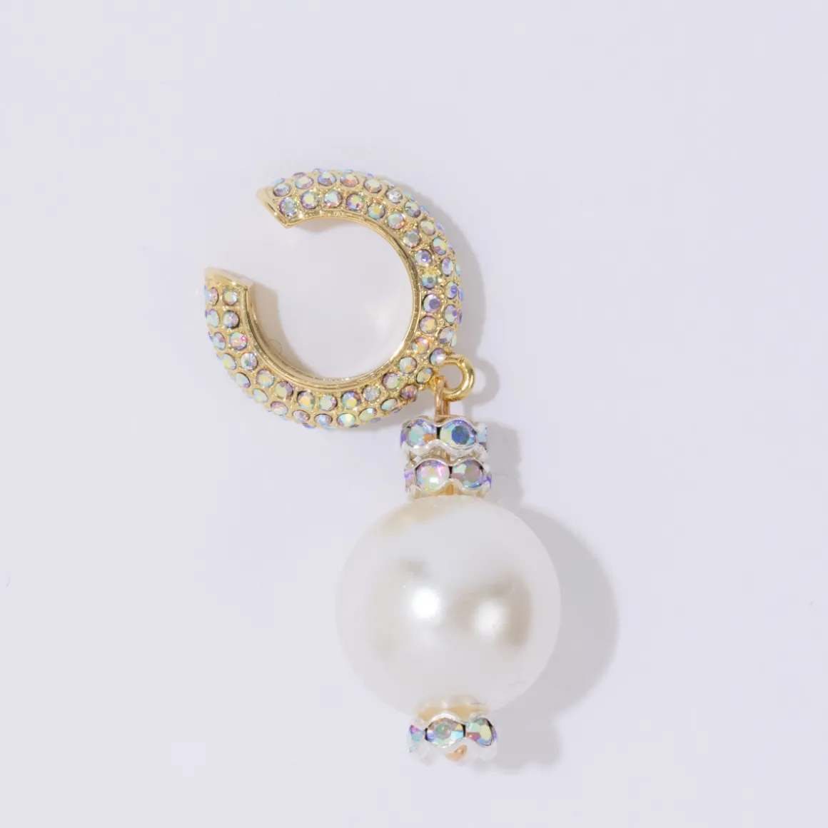 pearl_octopussy_moon_earc_0.webp PEARL OCTOPUSS.Y MOON EARCUFF