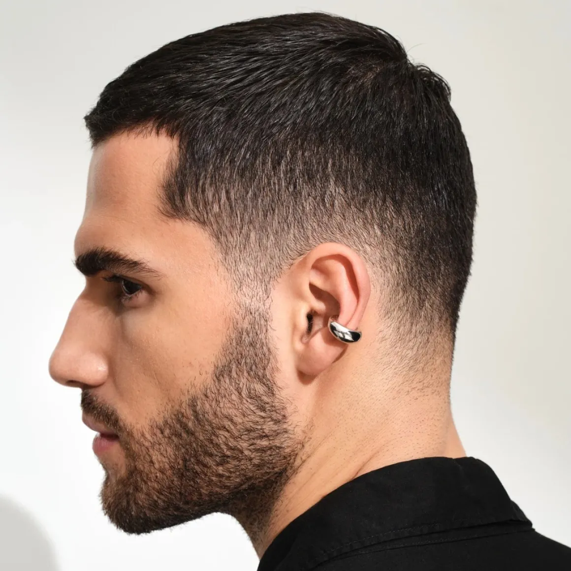 tom_wood_bao_earcuff_smal_1.webp TOM WOOD BAO EARCUFF SMALL