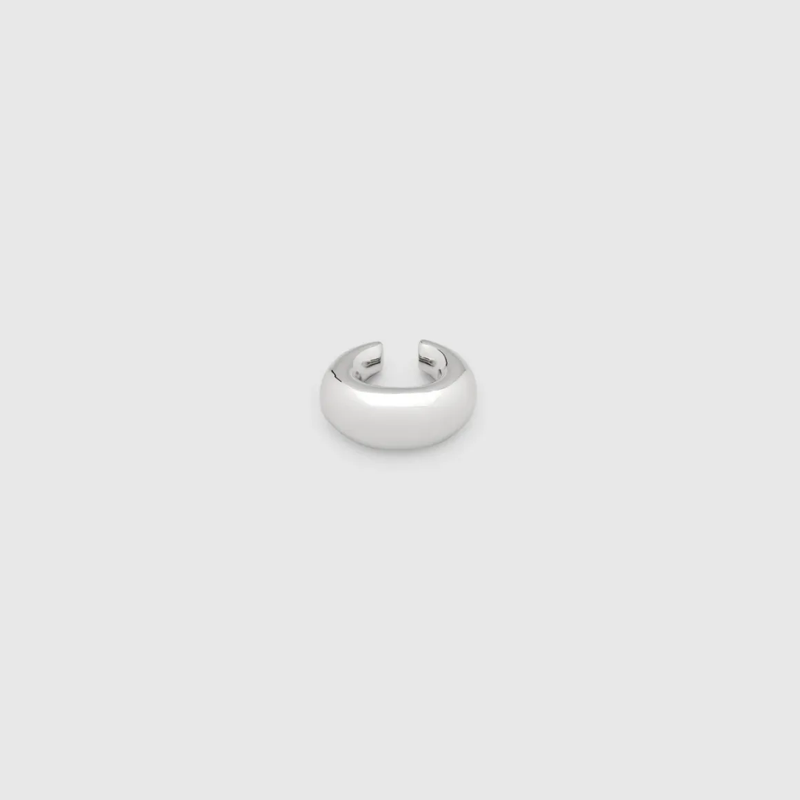 tom_wood_bao_earcuff_smal_2.webp TOM WOOD BAO EARCUFF SMALL