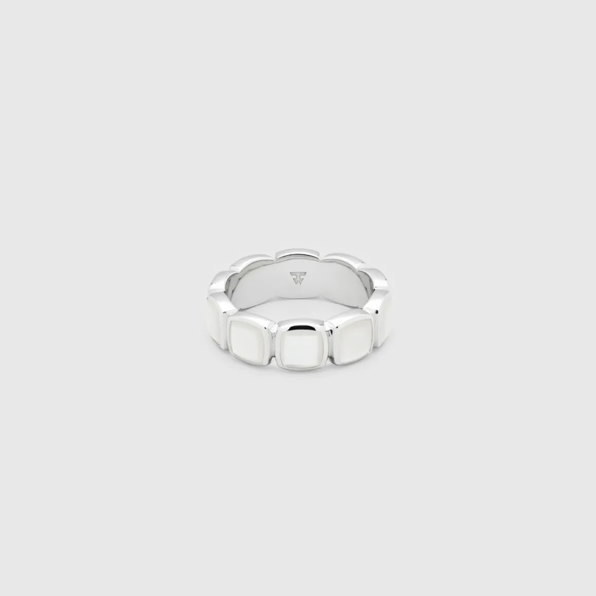 tom_wood_ring_cushion_ban_0-3.webp TOM WOOD RING CUSHION BAND WHITE MOP