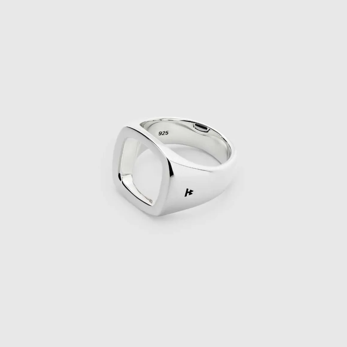 tom_wood_ring_cushion_ope_0.webp TOM WOOD RING CUSHION OPEN