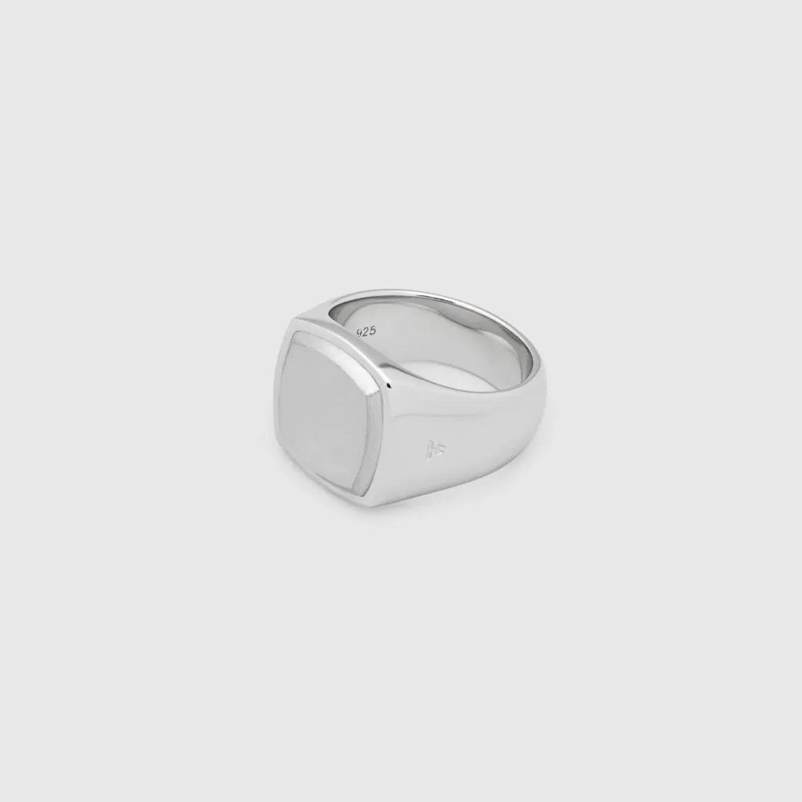 tom_wood_ring_cushion_sil_1.webp TOM WOOD RING CUSHION SILVER TOP