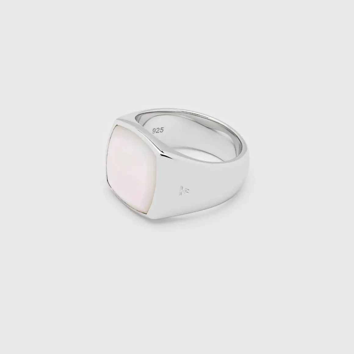 tom_wood_ring_cushion_whi_1.webp TOM WOOD RING CUSHION WHITE MOTHER OF PEARL