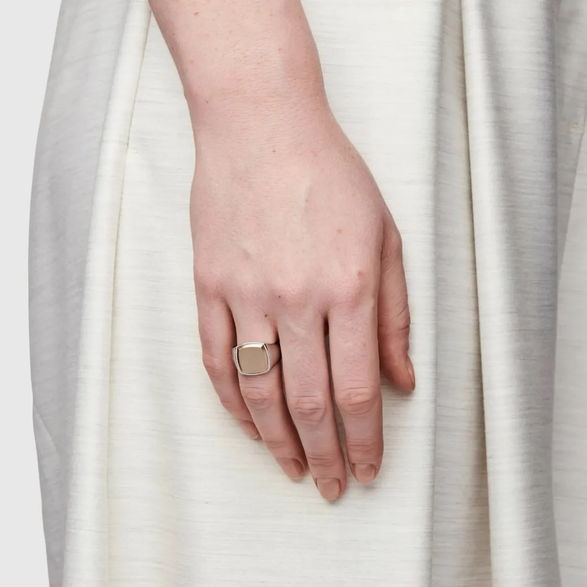 tom_wood_ring_gusion_gold_1.webp TOM WOOD RING GUSION GOLD TOP