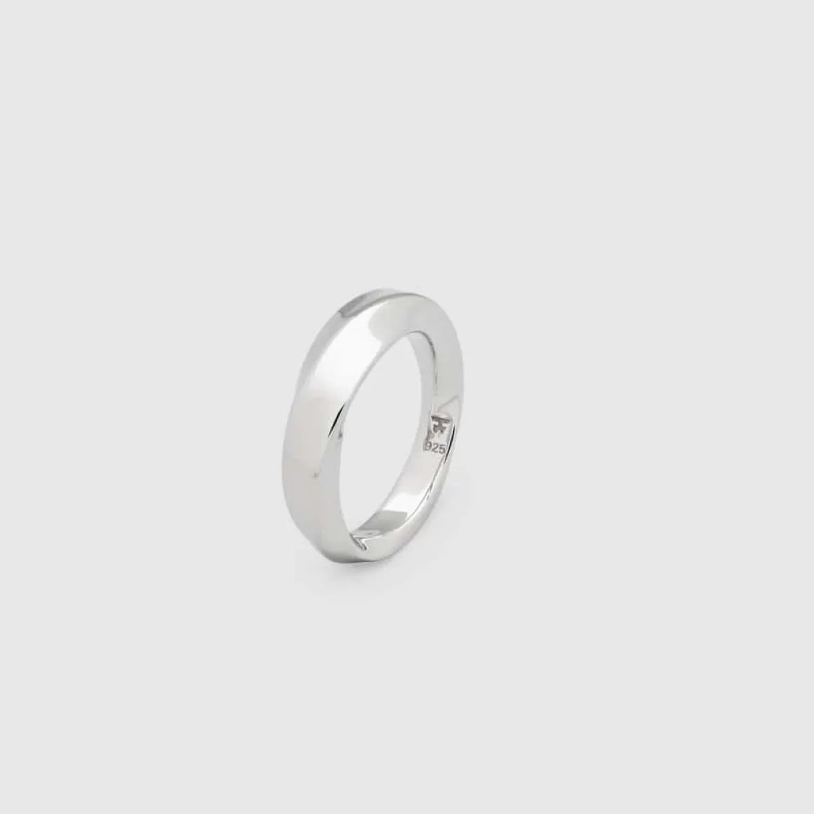 tom_wood_ring_infinity_ba_0-2.webp TOM WOOD RING INFINITY BAND MEDIUM