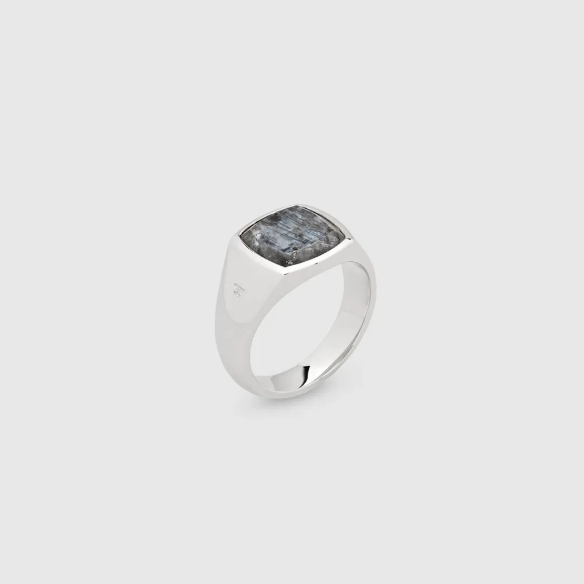 tom_wood_ring_kay_larviki_1.webp TOM WOOD RING KAY LARVIKITE