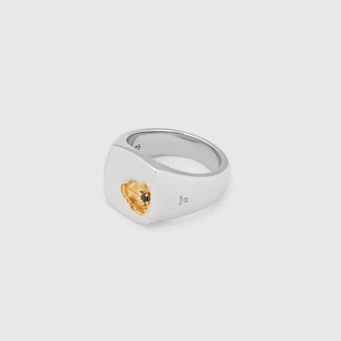 tom_wood_ring_mined_small_2-1.webp TOM WOOD RING MINED SMALL BLACK DIAMOND