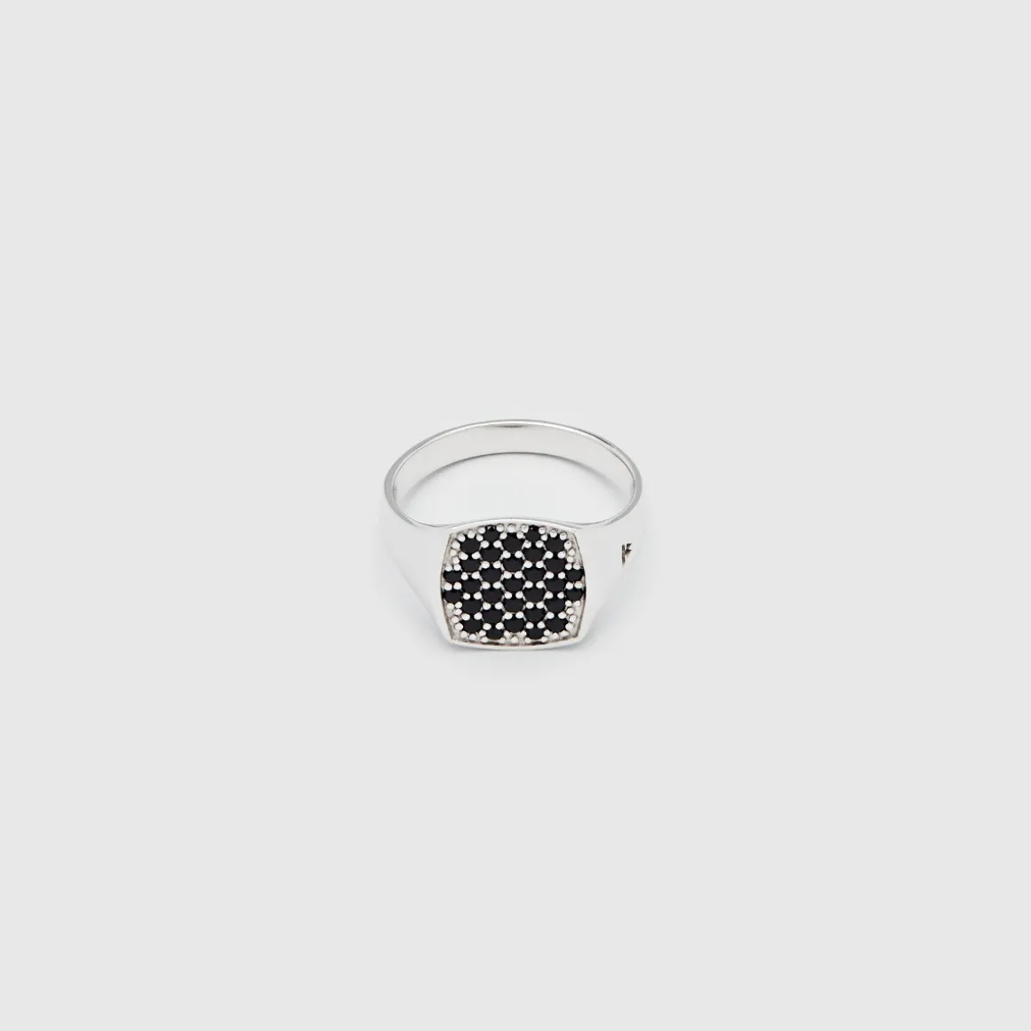 tom_wood_ring_mini_cushio_0.webp TOM WOOD RING MINI CUSHION BLACK SPINEL