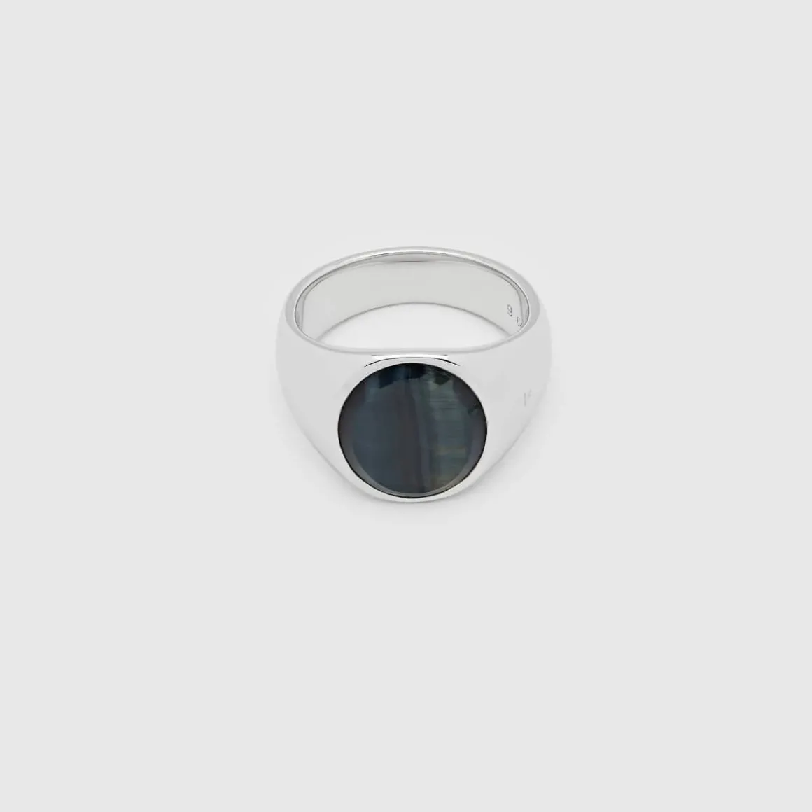tom_wood_ring_oval_blue_h_0.webp TOM WOOD RING OVAL BLUE HAWK EYE
