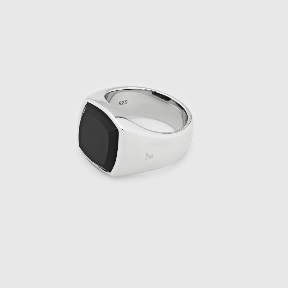 tom_wood_ring_shelby_poli_1.webp TOM WOOD RING SHELBY POLISHED ONYX